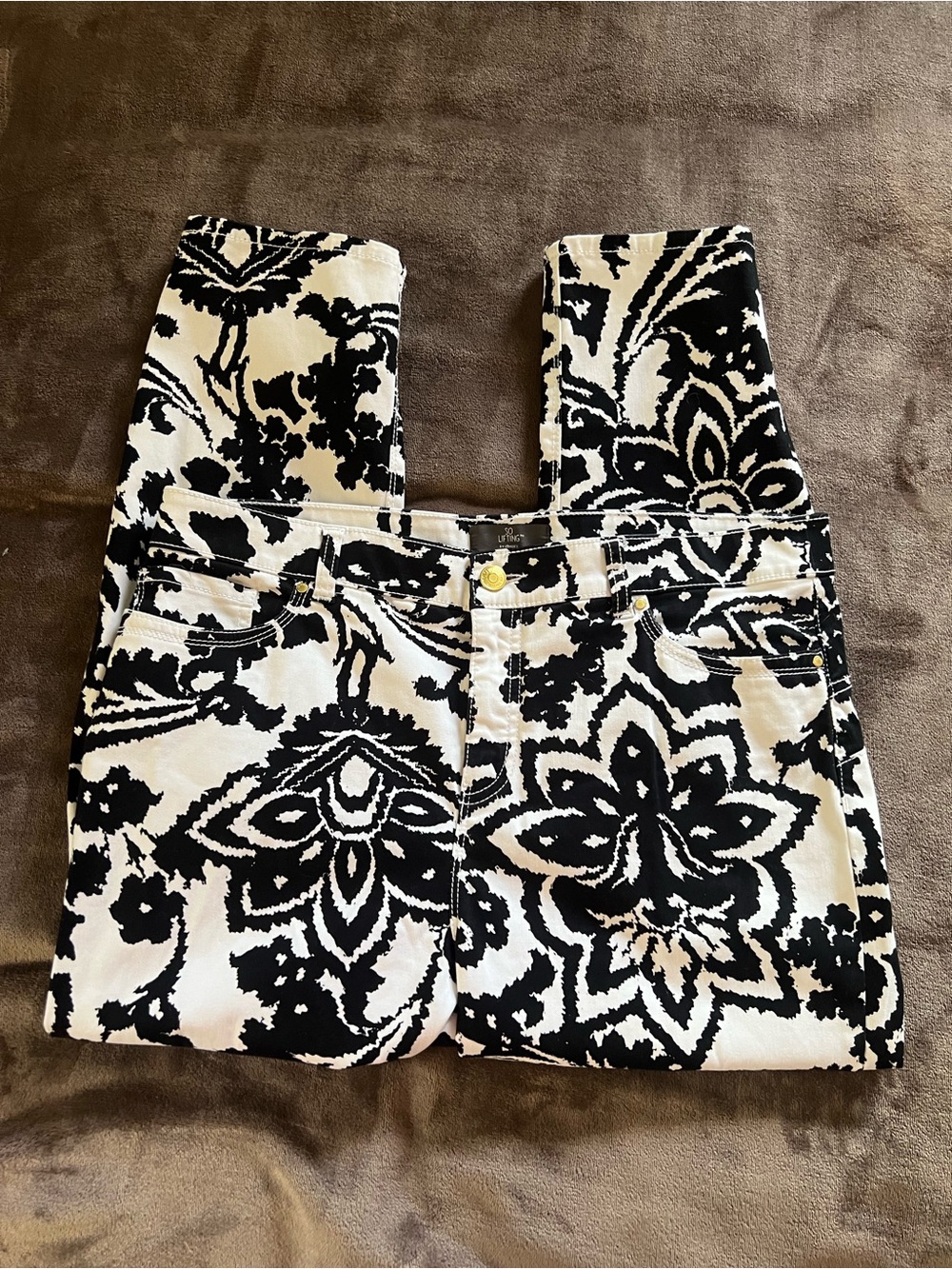 Chico’s So Lifting print Crop pants